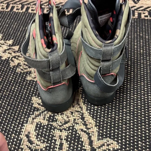 Reebok High-Top Sneakers with Straps women’s size 8.5 - Picture 8 of 9